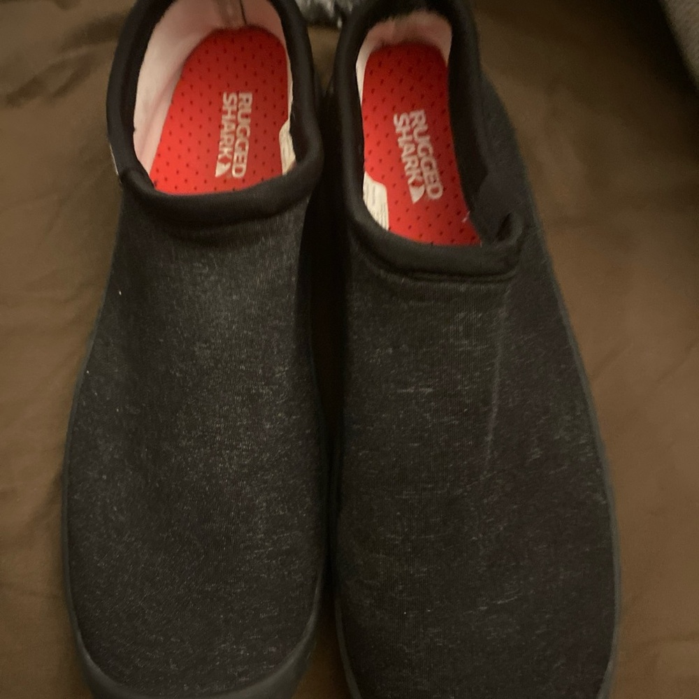 Rugged Shark Men’s water surf moc size 13